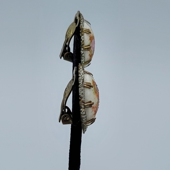 Vintage Germany Courting Couple Clip On Earrings #763 - Picture 4 of 14